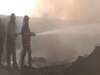 Delhi Fire: अलीपुर इलाके के गोदाम में लगी आग में ढह गई तीन इमारतें 