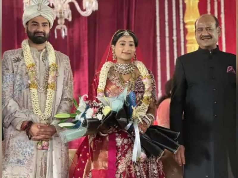 Anjali Birla Marriage: अंजलि और अनीस की शादी की तस्वीरें आईं सामने, जानें- क्या करते हैं ओम बिरला के दामाद?   