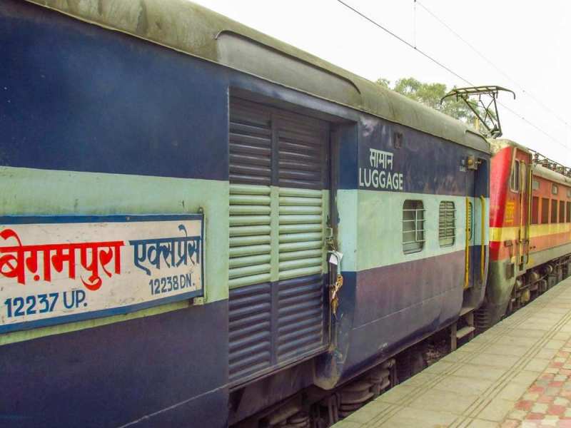 ट्रेन में यात्री तौहीद की मॉब लिंचिंग; स्टेशन पर मदद करने पहुंचे भाईयों की पिटाई