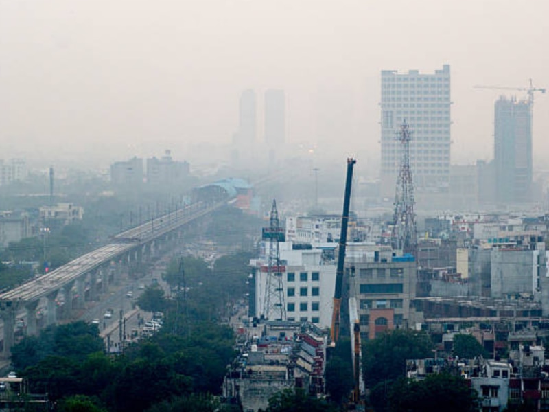 Delhi Pollution: सुधार के बाद वापस बढ़ रहा प्रदूषण, 300 पार पहुंचा कई शहरों का AQI 