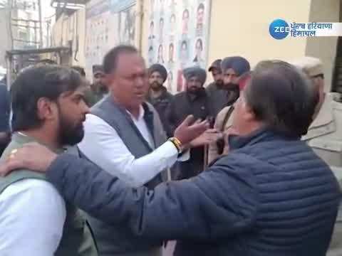 Punjab Nagar Nigam Election: ਹੁਸ਼ਿਆਰਪੁਰ ਦੇ ਪੋਲਿੰਗ ਬੂਥ 'ਤੇ ਜ਼ਬਰਦਸਤ ਹੰਗਾਮਾ- MLA ਜਿੰਪਾ ਤੇ ਸੁੰਦਰ ਸ਼ਾਮ ਅਰੋੜਾ ਵਿਚਾਲੇ ਤਿੱਖੀ ਬਹਿਸ