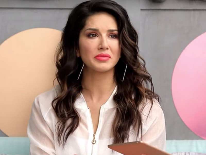 गरीब महिलाओं की स्कीम में शामिल हो गया Sunny Leone का नाम, हर महीना आने लगे हजारों, दस्तावेजों में था नकली पति