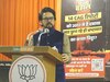 Delhi News: अनुराग ठाकुर ने मन्ना डे का गाना गाकर लगाई AAP सरकार पर आरोपों की बौछार, पूछा-दिल्ली किस बात में नंबर वन?