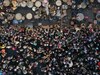 Syria: मस्जिद के पास खाना लेने गई थीं 4 औरतें; मची भगदड़, बदले में मिली मौत