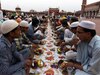 Ramadan Health Tips: रोजे में न करें ये गलती, खुद को हाइड्रेट रखने के लिए ये तरकीब आएगी काम
