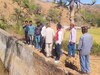 Dungarpur News: मांडवा दाता वाला एनिकट के रिनोवेशन कार्य की कछुआ चाल, ग्रामीणों ने लगाया घटिया निर्माण के आरोप