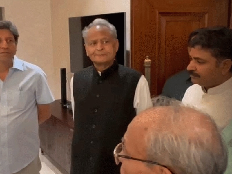 हालात बहुत गंभीर है, कुछ काम नहीं हो रहा है- अशोक गहलोत