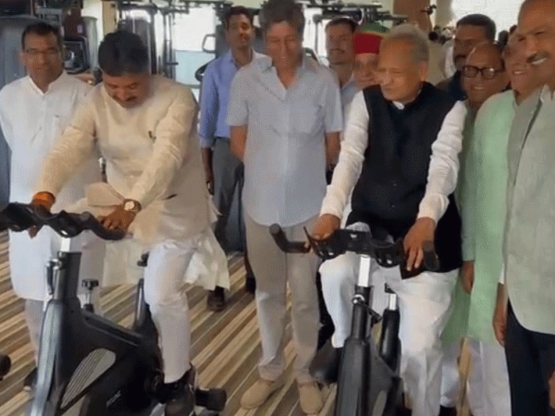 कॉन्स्टिट्यूशन क्लब पर बीजेपी को कोसने वाले अशोक गहलोत के बदले सुर कहा सुविधा अच्छी