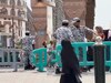 Madina: मोहम्मद (स.अ) की मस्जिद में महिला ने गार्ड को मारा थप्पड़; जानें पूरा मामला: VIDEO