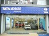 Tata Motors के लिए भी ट्रंप का टैरिफ बन रहा टेरर, शेयर का बुरा हाल, अब सेल भी  3 फीसदी लुढ़का