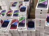 IPhone: ୫ ବିମାନରେ ଆଇ ଫୋନ ଉଡାଇନେଲା ଆପଲ କମ୍ପାନୀ