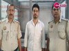 Delhi Metro: दिल्ली मेट्रो में शराब पीने और अंडा खाने वाला हुआ गिरफ्तार, बोला- वायरल होने के लिए किया ये काम 