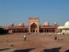 Agra की जामा मस्जिद में मांस फेंकने वाला शख्स कौन था? पुलिस ने किया गिरफ्तार