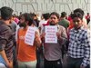 Kunal Murder Case: कुणाल के शव को पुलिस ले जा रही थी निगमबोध घाट, नाराज परिजनों ने किया रोड जाम