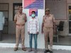 पुलिस की गिरफ्त में आरोपी