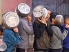 गाजा में भुखमरी से परेशान बच्चे, बूढ़े और जवान, लंबे वक्त तक खाना न मिले तो क्या होगा सेहत का हाल?