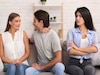 रिलेशनशिप में स्पेस देना और बेवकूफ बनने में कितना फर्क है? अगर नहीं समझेंगे तो पछताएंगे