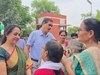 Mathura News: मुझसे बसंती मिलने आई है धर्मेंद्र को नहीं लाई... वृद्धा आश्रम में पहुंची हेमा मालिनी से बुजुर्ग महिलाओं ने की खूब हंसी ठिठौली