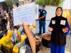 Gaza में UP के हमीरपुर से पहुंची मदद, वीडियो वायरल होने पर बैठी जांच