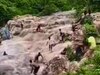 इमामगंज जलप्रपात में अचानक आई बाढ़