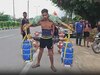 Meerut News: अरे ये क्या! नीले ड्रम की कांवड़ लेकर निकला युवक, बताई इसके पीछे की खास वजह