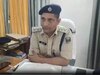 पकरीबरावां में पुलिस पर ईंट-पत्थर और मिर्ची से हमला