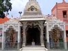 Ghaziabad News: गाजियाबाद के दूधेश्वर नाथ मंदिर में भक्तों की लंबी कतार, सुरक्षा के कड़े इंतजाम