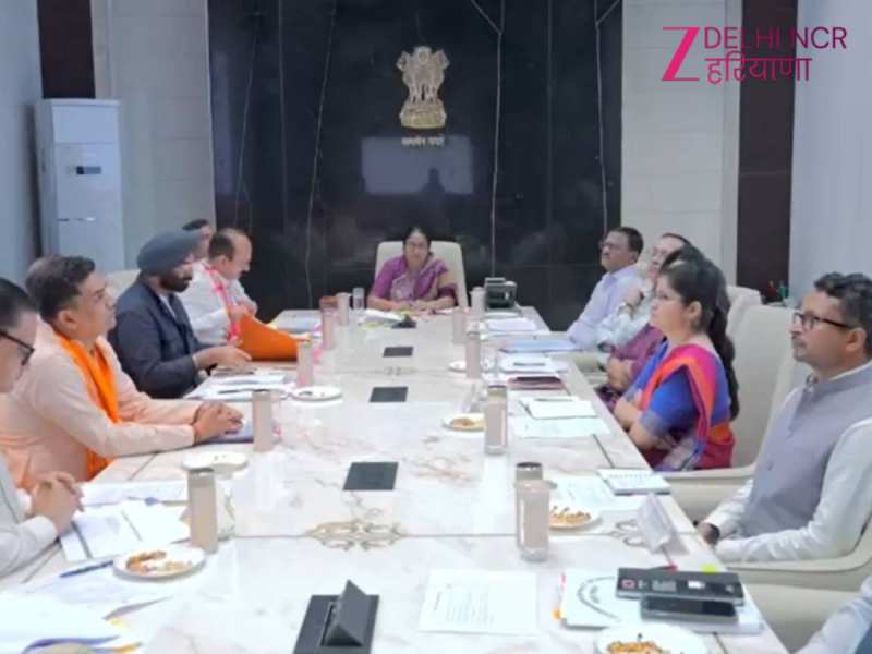 Delhi Government: 10वीं के स्टूडेंट को लैपटॉप, ओलंपिक विजेता को मिलेंगे 7 करोड़