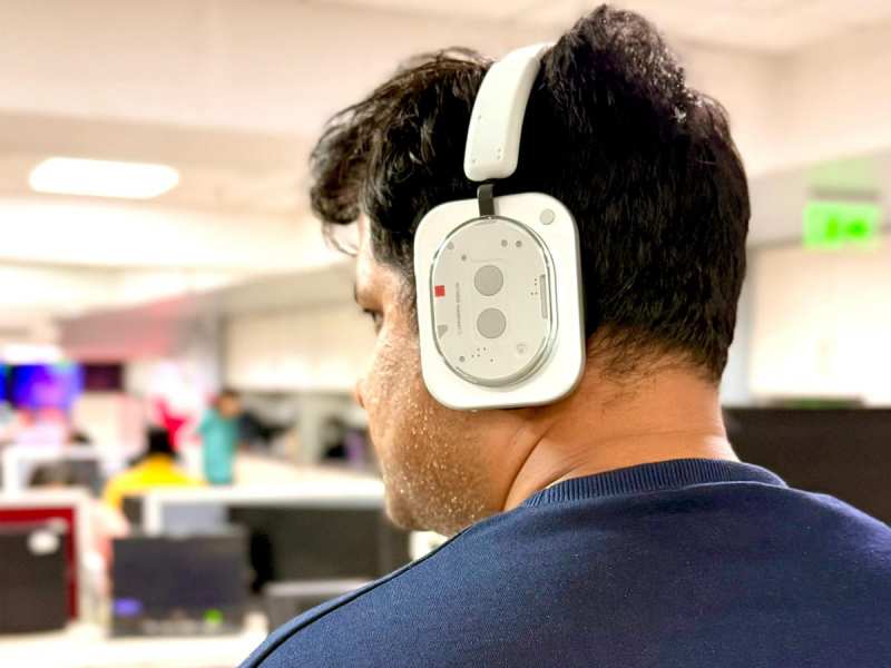 Nothing Headphone (1) Unboxing: рд╕реНрдЯрд╛рдЗрд▓рд┐рд╢ рдФрд░ рдпреВрдирд┐рдХ рдбрд┐рдЬрд╛рдЗрди, рдЬрд╛рдирд┐рдП рдХреНрдпрд╛-рдХреНрдпрд╛ рдорд┐рд▓рддрд╛ рд╣реИ рдмреЙрдХреНрд╕ рдореЗрдВ