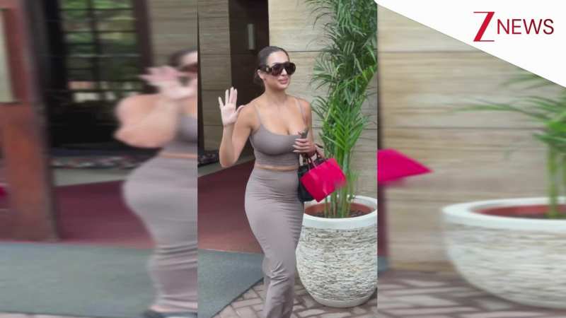 बॉडीकॉन ड्रेस और ब्लैक सनग्लासेस लगाए स्पॉट हुईं Malaika Arora, कूल और स्टाइलिश लुक देख फैंस हुए फिदा! बॉडीकॉन ड्रेस और ब्लैक सनग्लासेस लगाए स्पॉट हुईं Malaika Arora, कूल और स्टाइलिश लुक देख फैंस हुए फिदा!