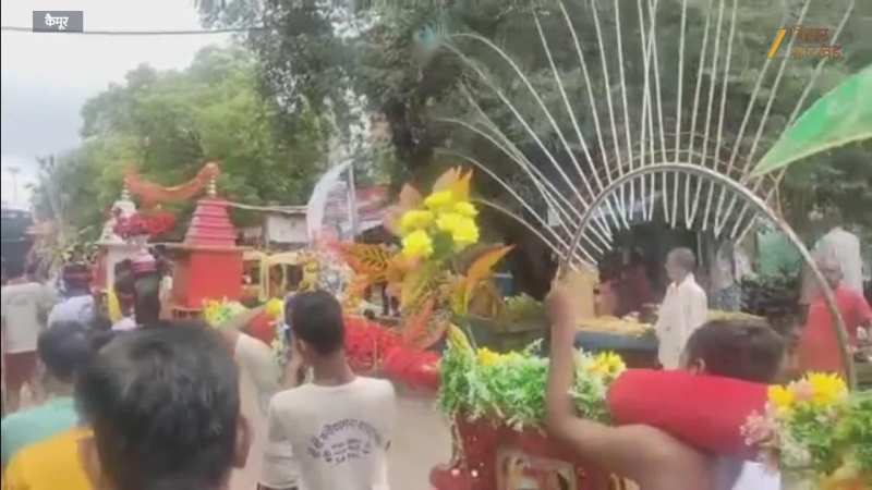 Sawan 2025: 54 फीट कांव​ड़ लेकर गुप्ता धाम शिवालय पहुंचे 75 कांवड़िये