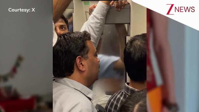 यहां का AC चलाओ घुटन हो रही है...मेट्रो में गर्मी लगने पर शख्स ने सीधा इमरजेंसी बटन दबा कर ड्राइवर से की बात; VIDEO देखें