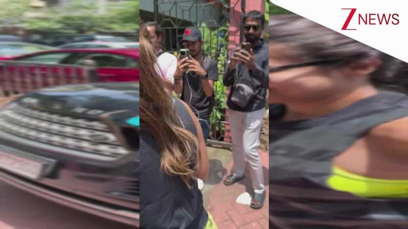 जिम वियर में कार से उतरते हुए स्पॉट हुईं Malaika Arora, 51 साल की उम्र में भी लगीं बेहद फिट और जवां