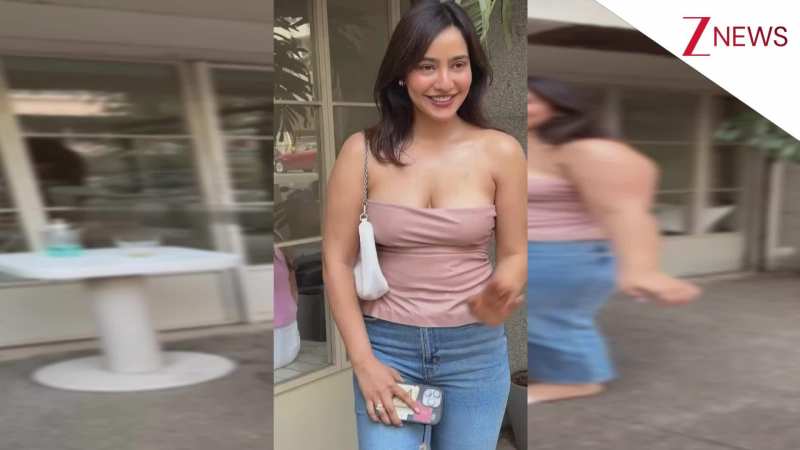उफ्फ-उफ्फ! ऑफ शोल्डर टॉप और डेनिम जीन्स में Neha Sharma ने ढाया कहर, टेम्पटिंग लुक देख बढ़ी फैंस की धड़कनें!