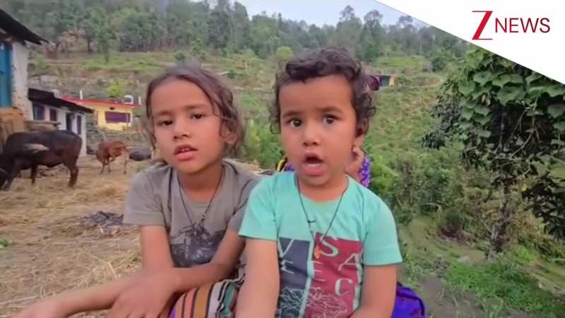 खट्टा नींबू खट्टा कभी तो मीठा होएगा...3 बच्चियों ने मोहल्ले की आंटियों की तरह गाया ऐसा गाना, देख हंसी छूट जाएगी!