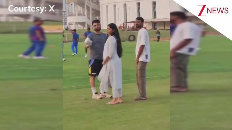 ग्राउंड में प्रैक्टिस कर रहे थे Rinku Singh, सरप्राइज देने पहुंच गईं होने वाली पत्नी सांसद प्रिया सरोज, वायरल हो रहा वीडियो!