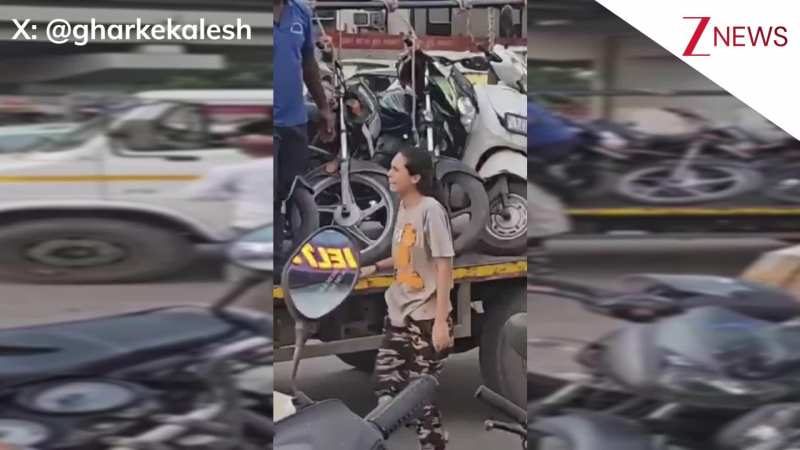 स्कूटी जब्त कर ले जा रही थी पुलिस, तो जोर-जोर से रोने लगी लड़की, फिर जो हुआ... देखकर लोग बोले 'लड़का होता तो..'