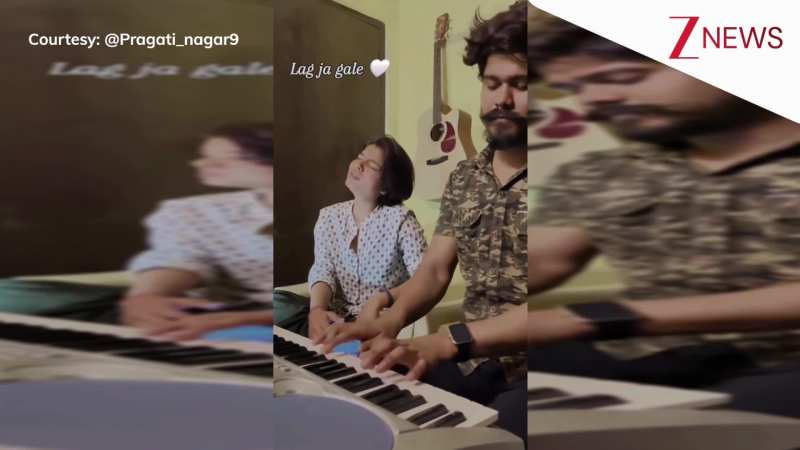 पियानो की धुन पर लड़की ने गाया पुराना सॉन्ग 'लग जा गले', मधुर आवाज सुन जनता हुई फैन, ऑन रिपीट देख रहे हैं वीडियो
