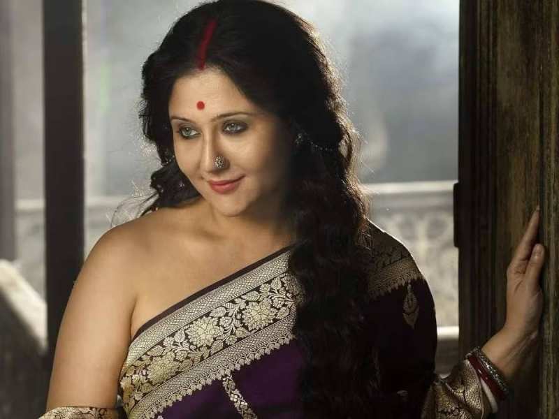 स्ट्रीट डॉग्स को प्यार-देखभाल की जरूरत, सामूहिक कारावास की नहीं: स्वास्तिका मुखर्जी