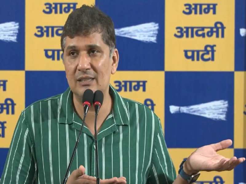 फीसवृद्धि के सवाल पर शिक्षा मंत्री भड़के, AAP बोली- प्रश्न भी पूछने नहीं दे रही सरकार