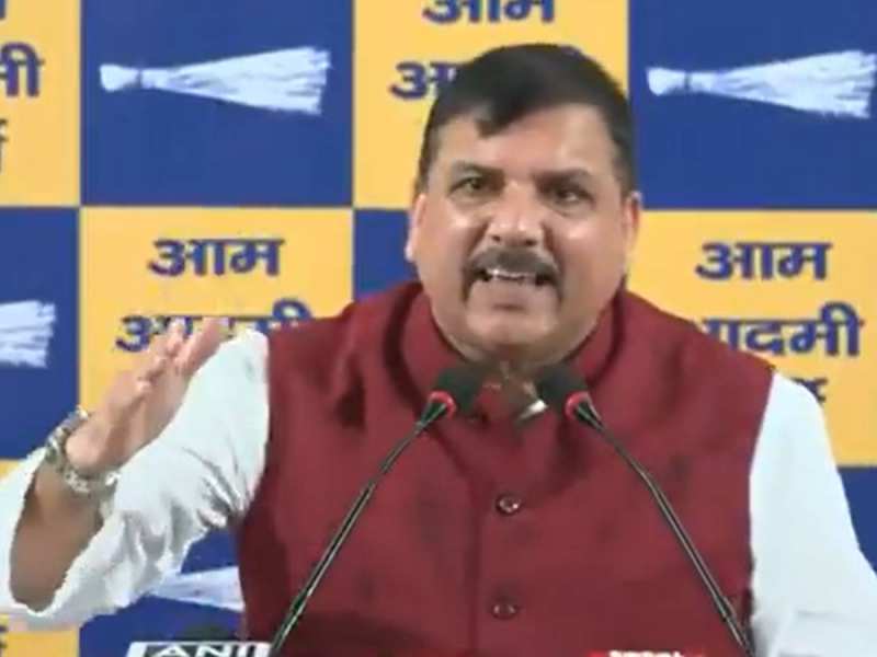 तिरंगा खरीद घोटाले से क्रांतिकारियों की आत्मा रोई होगी, AAP का BJP पर वार