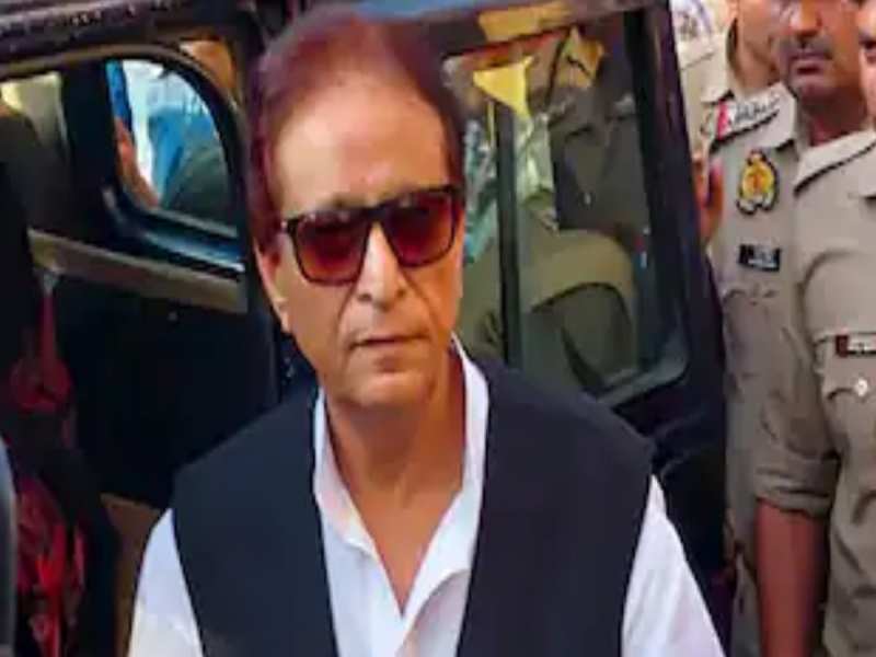 आजम खान पर बरसे विधायक आकाश सक्सेना, बोले- कोर्ट की अवमानना कर रहे हैं सपा नेता