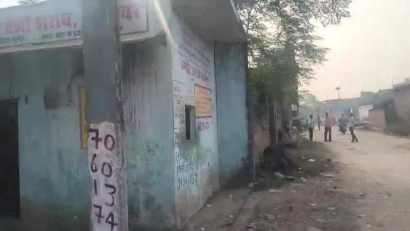 यूपी के इस गांव में एक घंटे तक फ्री शराब बांटेगा ठेका! मंदिर से हुए अनाउंसमेंट से मचा हड़कंप