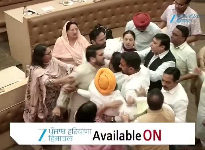 ਚੰਡੀਗੜ੍ਹ ਨਗਰ ਨਿਗਮ ਦੀ ਮੀਟਿੰਗ ਵਿੱਚ ਭਾਜਪਾ-ਕਾਂਗਰਸ ਕੌਂਸਲਰਾਂ ਵਿਚਾਲੇ ਝੜਪ