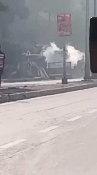  Raebareli Video: रायबरेली में CNG ट्रक से गैस लीक, जान बचाने के लिए लोगों ने लगा दी दौड़