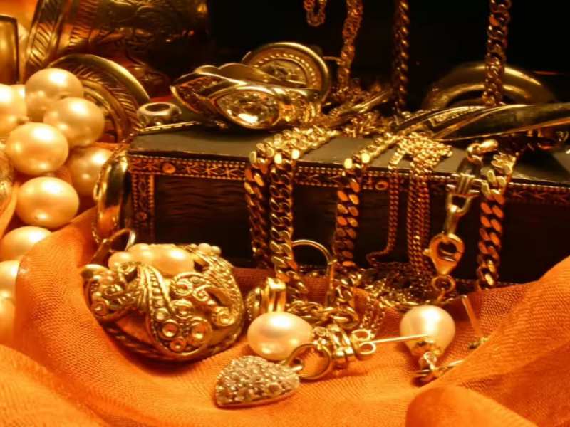 पटना गोल्ड मार्केट में सन्नाटा! न सोना बढ़ा, न चांदी, दाम देखकर खरीदार हैरान