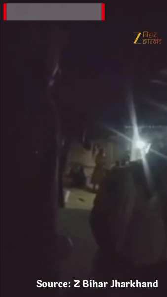 'पूरा गांव लालेटन...लालटेन कर रहा है, तू बहिन #@#%#@ कामरान...कामरान कर रहा है'