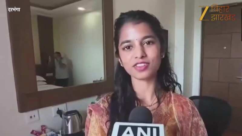 अलीनगर में मैथिली ठाकुर ने किया कमाल, बोलीं- ऐसे ही आशीर्वाद बनाए रखिए