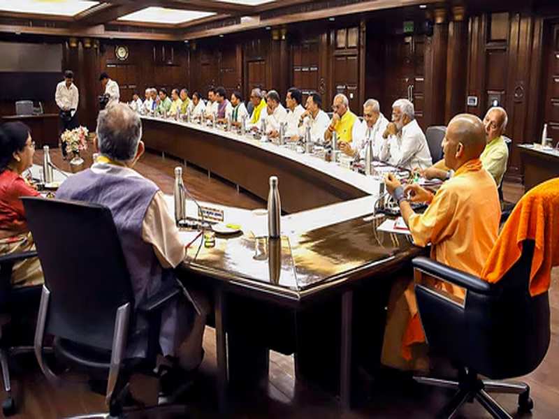 अब चैनमैन भी बनेंगे लेखपाल! योगी कैबिनेट का बड़ा फैसला बदलेगा राजस्व विभाग का चेहरा