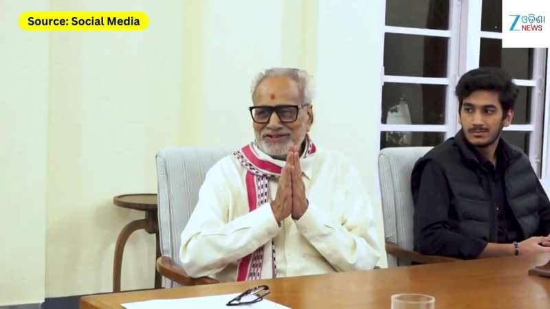 Naveen Pattnaik Video: ନବୀନଙ୍କ ହାତ ଧରି ଚାଲିଲେ ପୂର୍ବତନ ରାଜ୍ୟପାଳ ଗଣେଶୀ ଲାଲ, ଭାଇରାଲ୍ ହେଲା ଏହି ସୁନ୍ଦର ଭିଡିଓ...